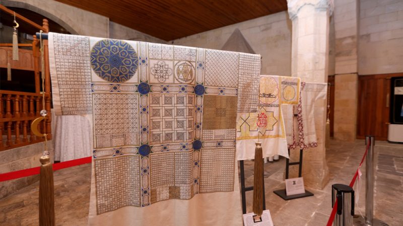 “Dualı Gömlekler” Sergisi Gaziantep’te Açıldı