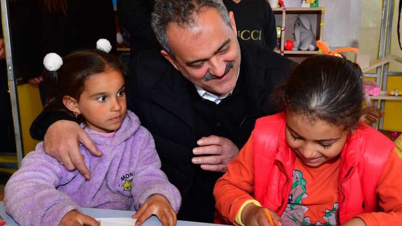 MEB, DEPREM YARALARINI SARMAK İÇİN TÜM BİRİMLERİYLE SEFERBERLİK HALİNDE
