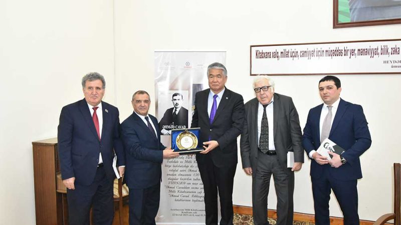TÜRKSOY’un “Ahmed Cavad’dan Seçme Şiirler” kitabi Azerbaycan’da tanıtıldı