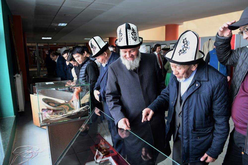 Kırgızistan'da “Pamir Kırgızlarının Türkiye’ye Göçünün 40. Yılı” Konferansı Düzenlendi 1 Kırgızistan’da “Pamir Kırgızlarının Türkiye’ye Göçünün 40. Yılı” Konferansı Düzenlendi