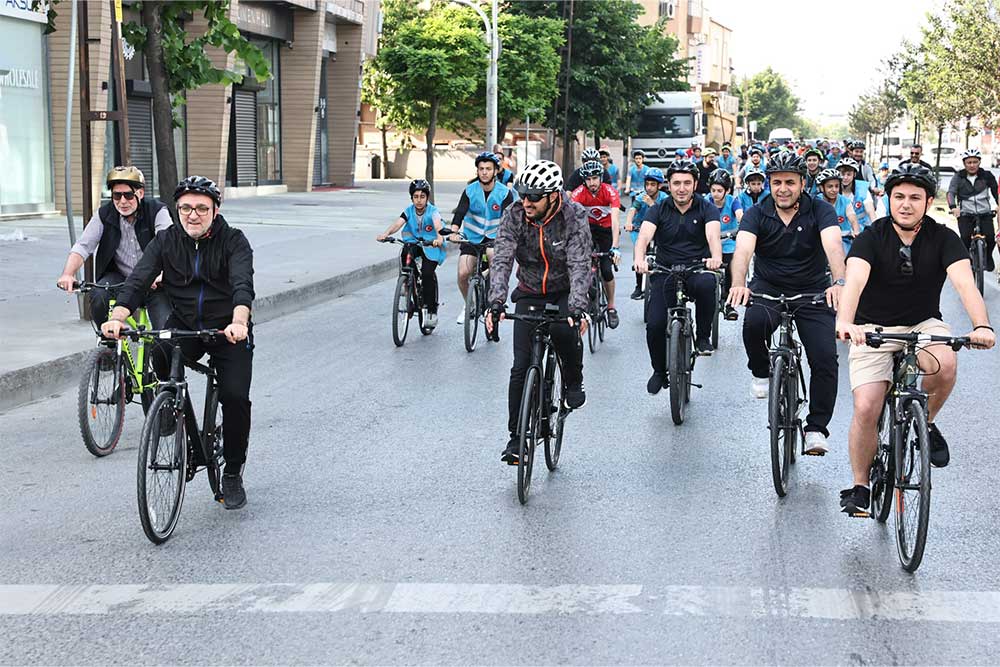 Çevre için 10 Kilometre Pedal Çevirdiler 1 Çevre için 10 Kilometre Pedal Çevirdiler