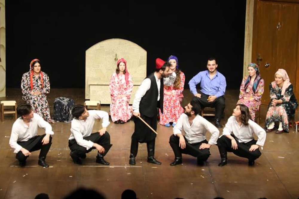 ‘’Düğün Ya da Davul’’ Oyununa Muhteşem Gala 1 ‘’Düğün Ya da Davul’’ Oyununa Muhteşem Gala