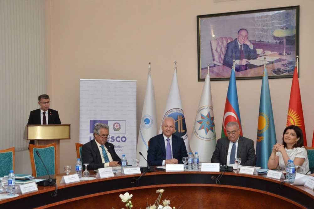 Bakü’de “Eski Türk Yazısının Çözülmesinin 130. Yıl Dönümü Konferansı” Gerçekleştirildi 1 Bakü’de “Eski Türk Yazısının Çözülmesinin 130. Yıl Dönümü Konferansı” Gerçekleştirildi