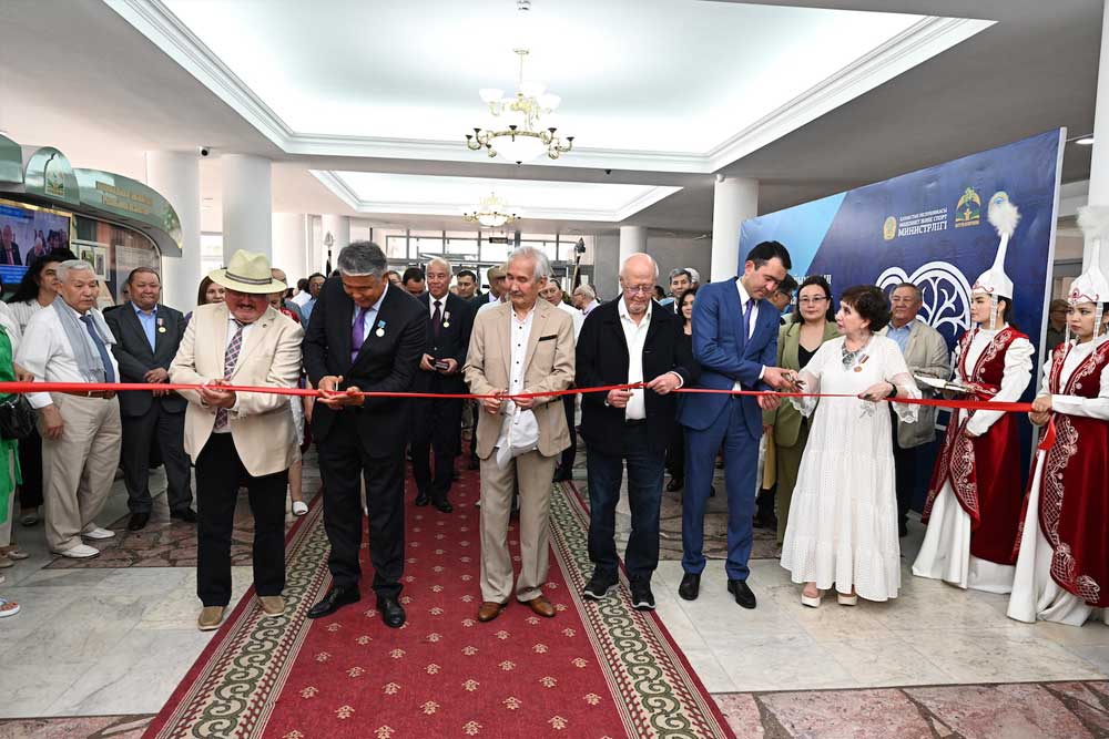 TÜRKSOY’un 30. Yılı Kazakistan Milli Kütüphanesi’nde Kutlandı