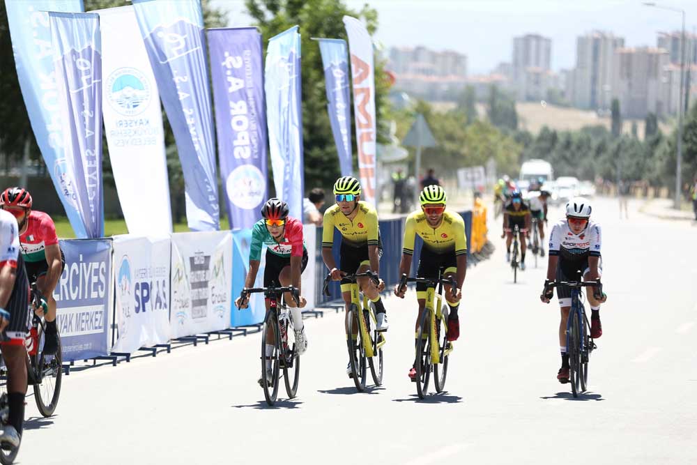 erciyes uluslararasi yol bisiklet yarislari grand prix kultepe etabi nefes kesti