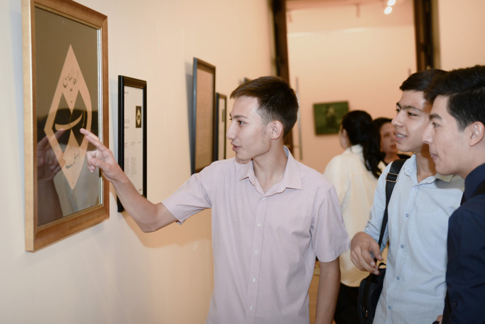 TİKA’nın Desteklediği “Hat Sanatları Sergisi” Özbekistan’da Açıldı